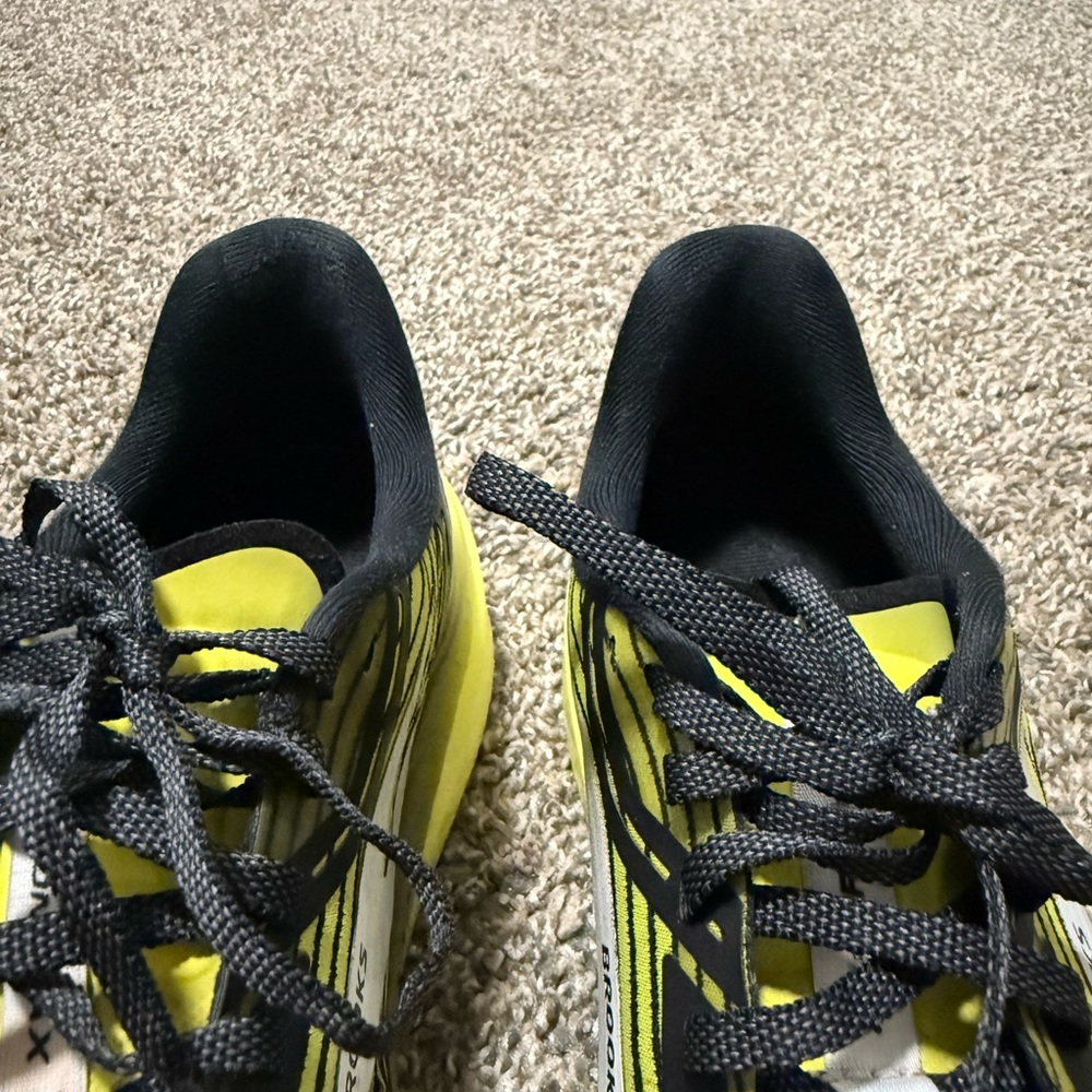 Brooks Hyperion Max Black Yellow Running - Picture 8 of 11